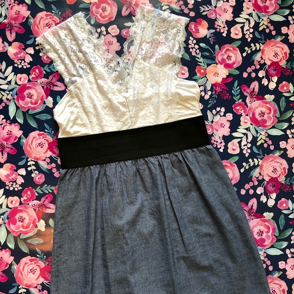 Lace Top Summer Dress (Jrs Lg) - Picture 2 of 4